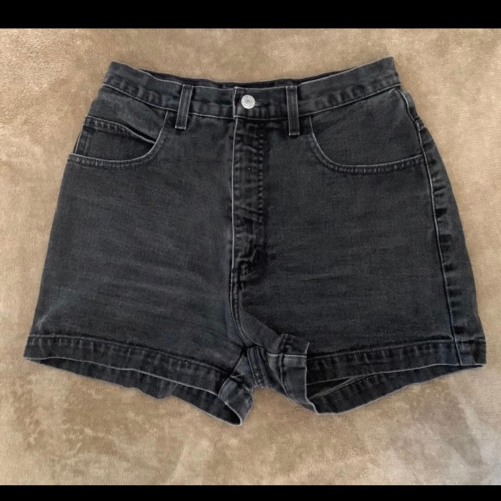 Guess Woman Shorts size small 4/6
